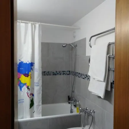 - Swimming Pool Available ダヴォス・プラッツ