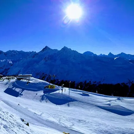 - Swimming Pool Available アパートホテル 4*