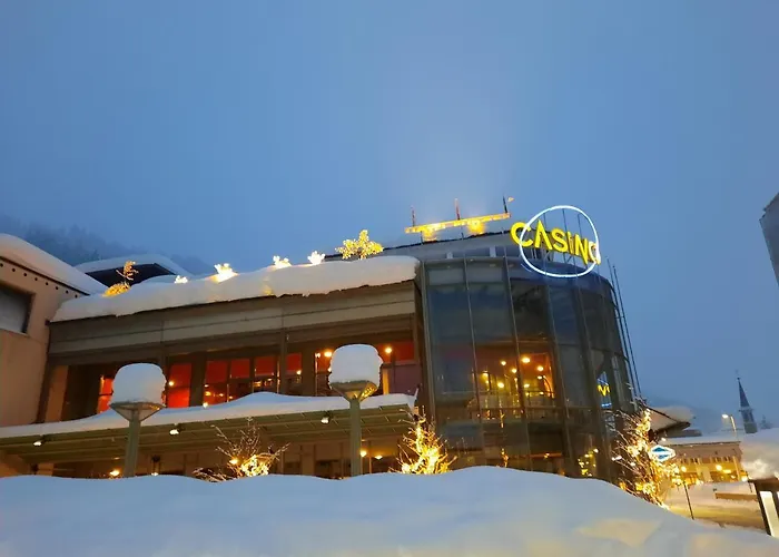 - Swimming Pool Available Апарт-готель Давос