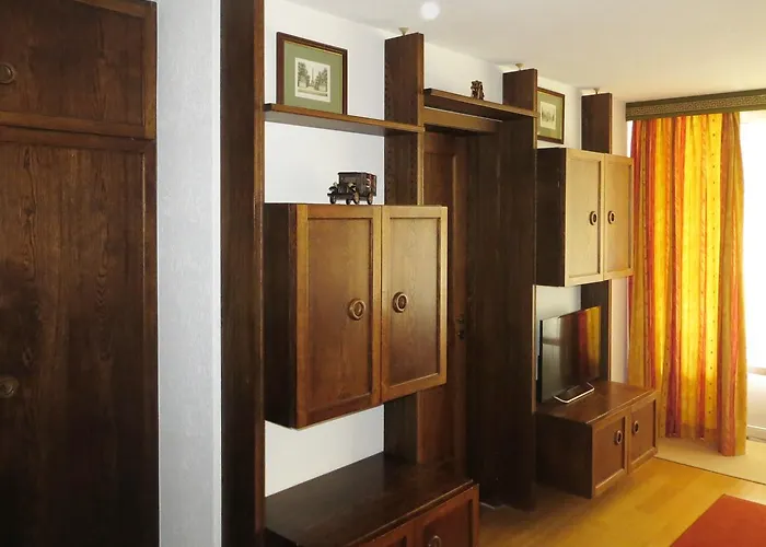 - Swimming Pool Available 4* Давос